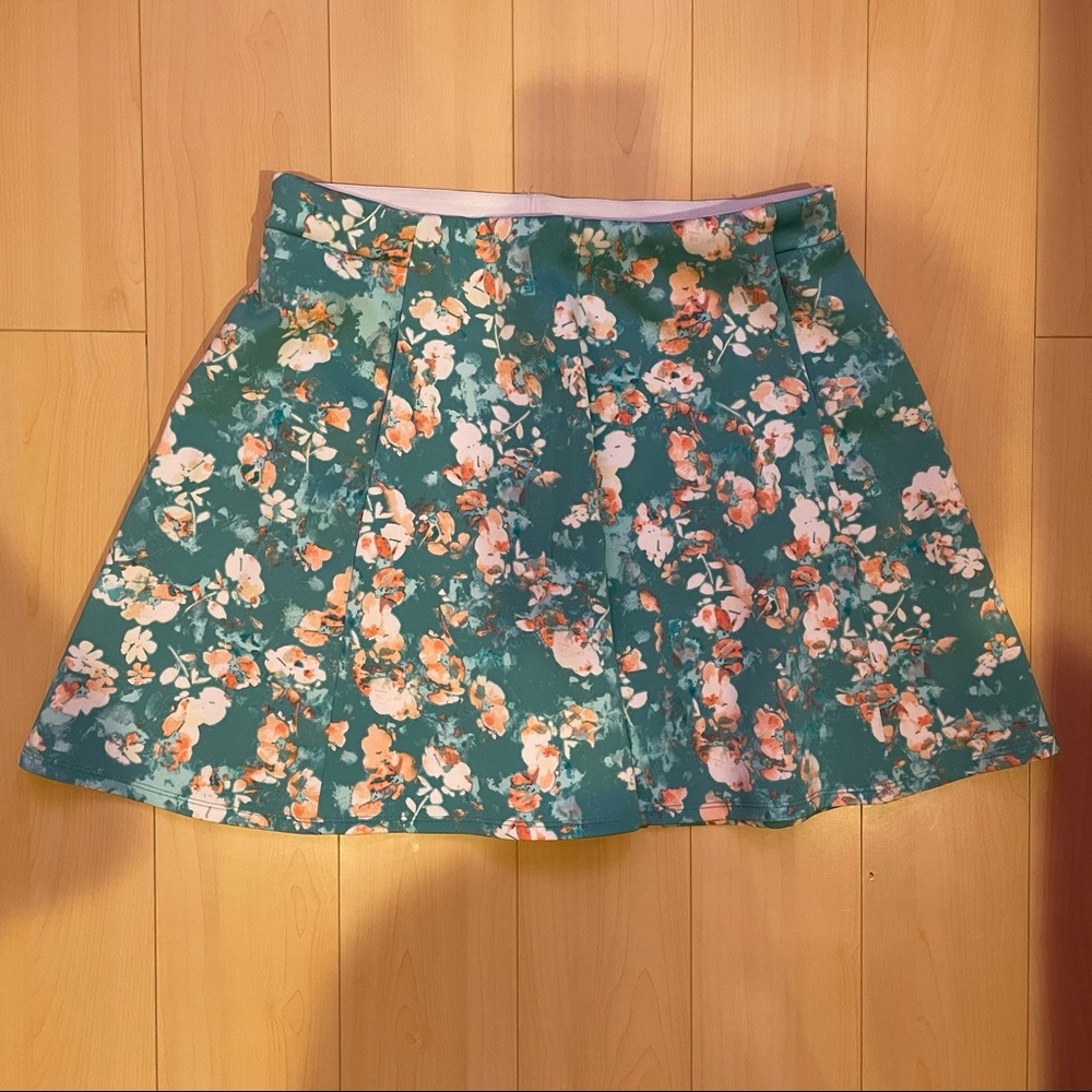 Set of two decree mini skater skirts size XL